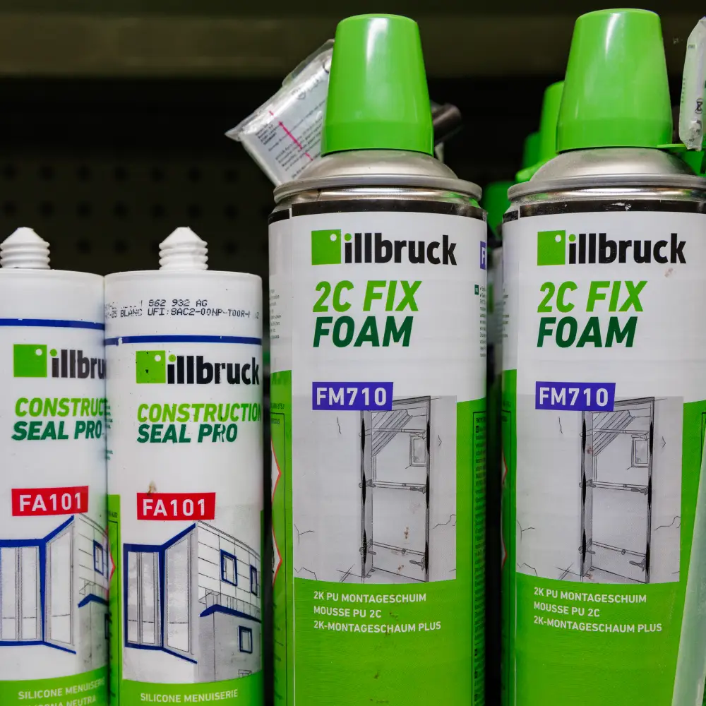 Mastic colle et mousse PU