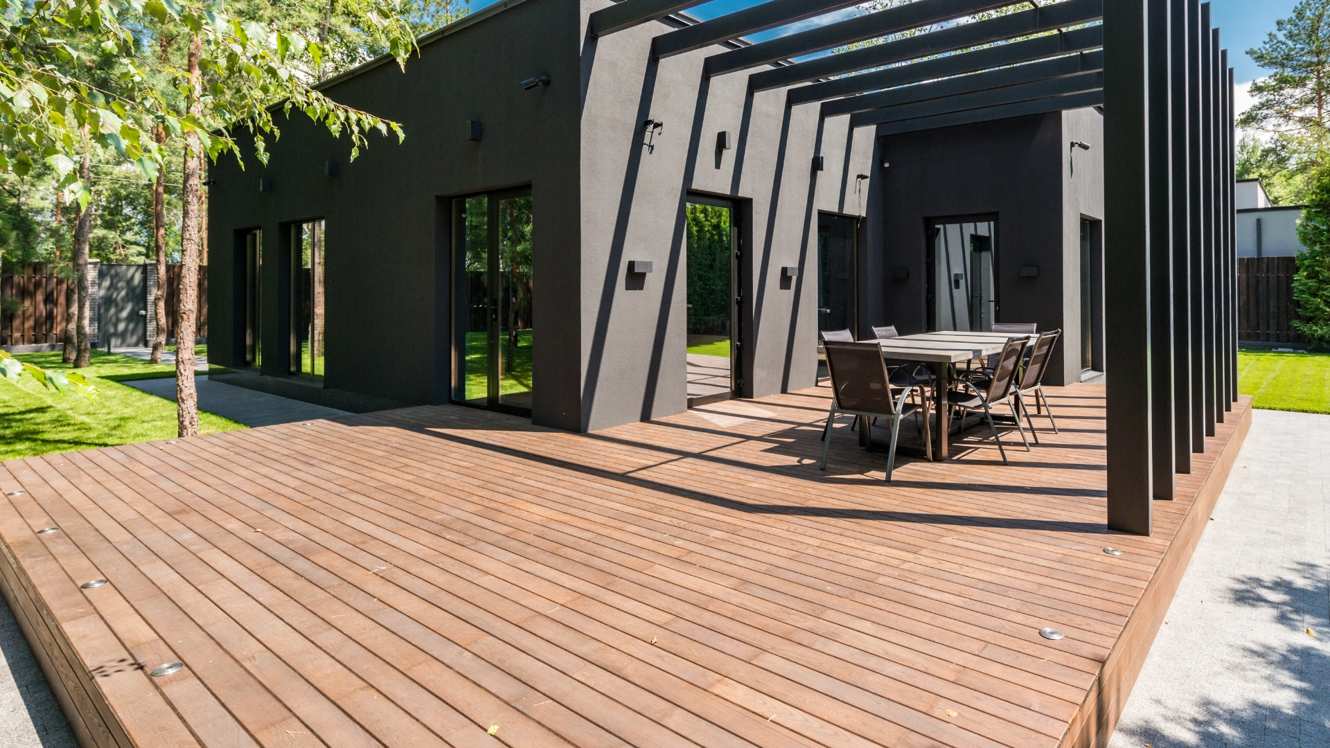 Terrasse extérieure moderne en bois